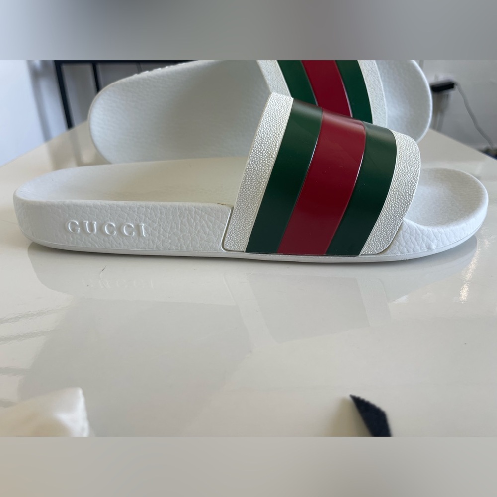 Gucci White Sandals with Red and Green Stripes - Picture 3 of 6